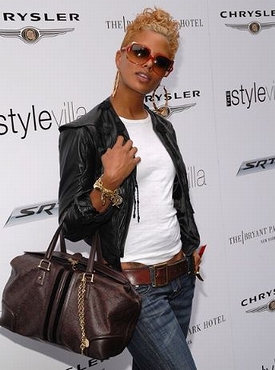 「アフリカ系アメリカ人のトップモデル」の一例として挙がった米国の女性モデル、エヴァ・ピグフォード(2006年・ニューヨーク)の画像