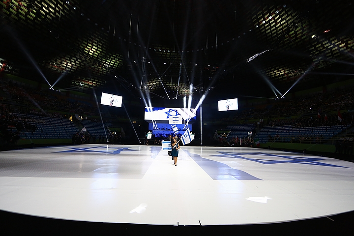 “技能五輪”こと「国際技能競技大会」に翻るイスラエルの国旗(2015年)の画像