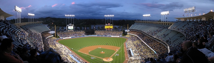 米国カリフォルニア州ロサンゼルスの「ドジャー・スタジアム」(2012年)の画像