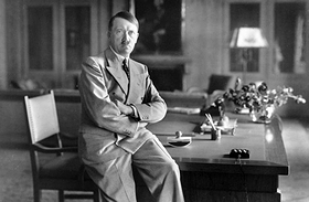 「オーストリアの代表的な事物」の一例として挙がったアドルフ・ヒトラー(1936年・ドイツ・ベルクホーフ)の画像