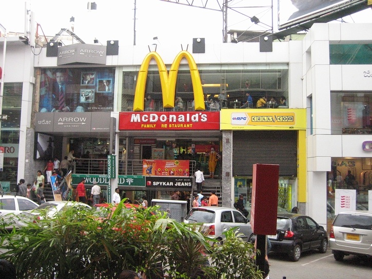 インド・バンガロールのマクドナルドの店舗(2008年)の画像