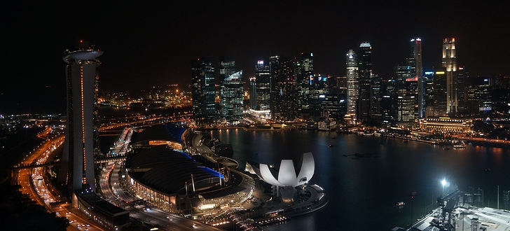 大観覧車「シンガポール・フライヤー」から見られるシンガポールの夜景(2012年)の画像
