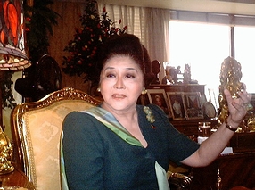 元フィリピン大統領夫人のイメルダ・マルコス(2004年)の画像