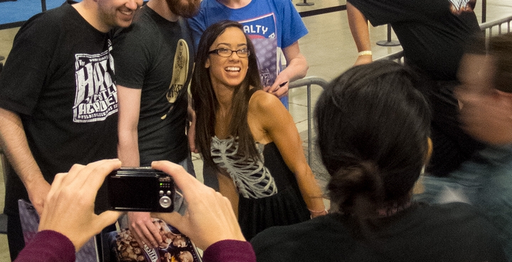 女子プロレスラー“WWEディーバ”のAJリー(2012年・米国フロリダ・「レッスルマニア28」)の画像
