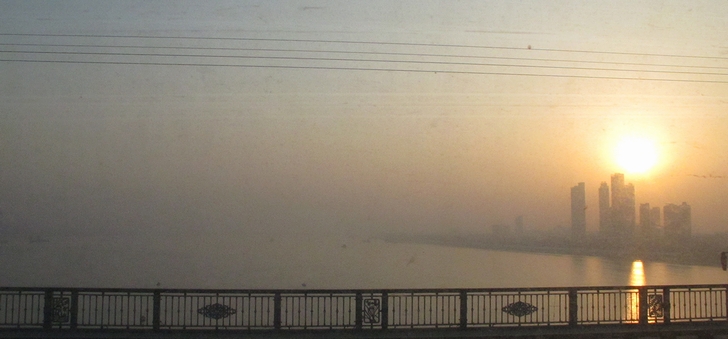 中国の武漢を流れる「中国最長の河川」として名が挙がった“揚子江”こと長江(2010年)の画像