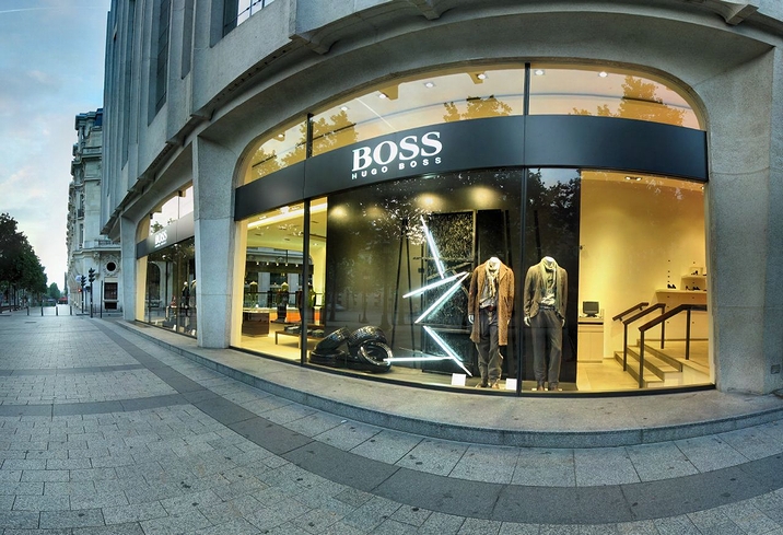ファッションブランド「ヒューゴ・ボス」の路面店(2006年・パリ)の画像