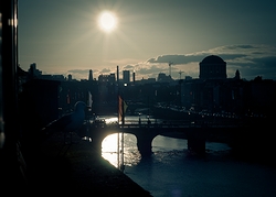 暮れゆくアイルランド共和国の首都ダブリン(2011年)