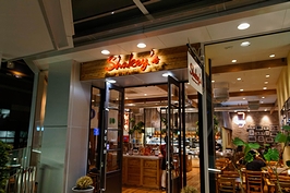 日本の「シェーキーズ」の店舗(2012年・福岡県福岡市博多区住吉1丁目)の画像