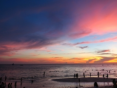 フィリピン・ボラカイの「ホワイトビーチ」の夕焼け(2013年)の画像