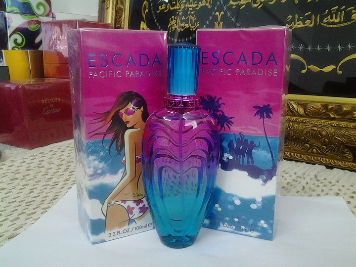 ファッションブランド「エスカーダ」の香水製品「パシフィック・パラダイス」の画像
