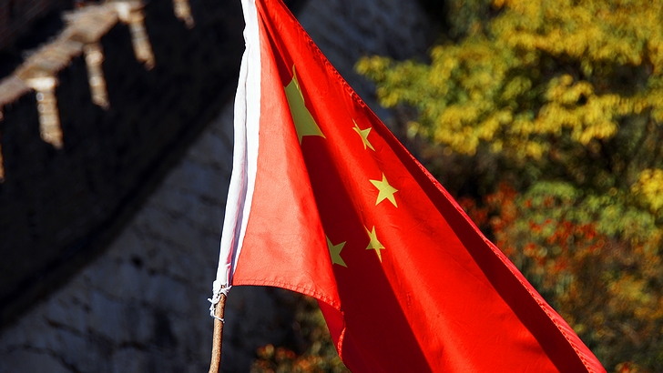 中華人民共和国の国旗「五星紅旗」(2013年・慕田峪長城)の画像