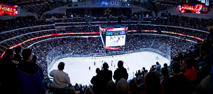 NHL「ダラス・スターズ」対「ニューヨーク・アイランダーズ」(2010年・米国テキサス州内「アメリカンエアラインズセンター」)の画像