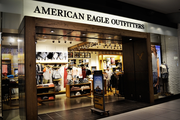 ファッションブランド「アメリカンイーグル」の店舗'(2015年・カナダ・トロント)の画像