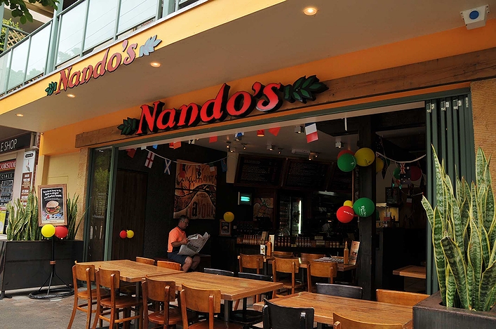 レストランチェーン「ナンドス」の店舗(2007年・オーストラリア)の画像