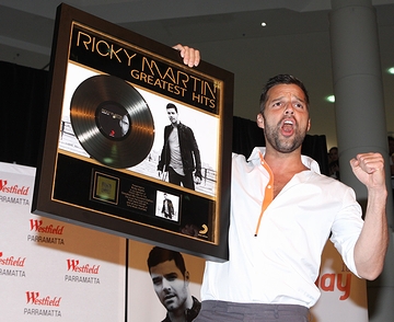 「プエルトリコ出身の有名人」の一例として挙がった歌手のリッキー・マーティン(2013年・オーストラリア)の画像