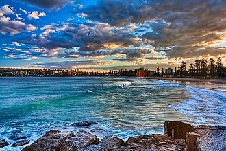 「シドニー最高のビーチ」として名が挙がったオーストラリア・シドニーの海水浴場「マンリー・ビーチ」の夕景(2010年)の画像