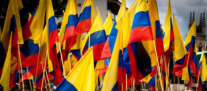 コロンビアの国旗(2010年・コロンビアの首都ボゴタ)の画像