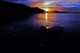 「旅行にうってつけなインドの州」の一例として挙がったジャンムー・カシミール州のダル湖(2008年)の画像