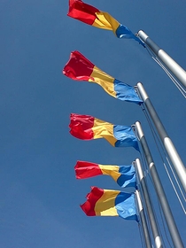 ルーマニア国旗(2009年・ブカレスト)