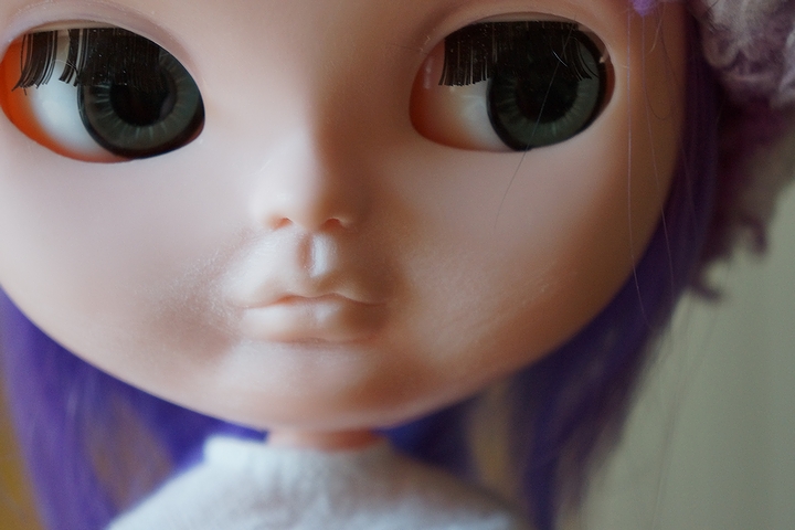 丸顔女子の人形「アイシー・ドール」(2013年・米国)の画像