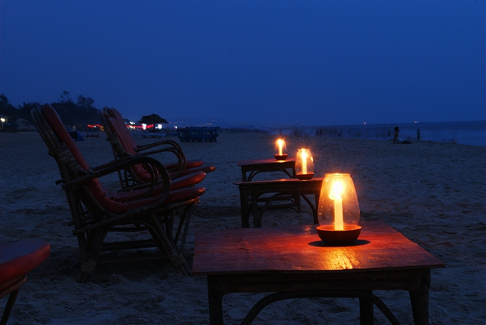 「インドで一番のビーチ」として名が挙がったインド・ゴアの海水浴場「カラングート・ビーチ」の宵(2010年)の画像