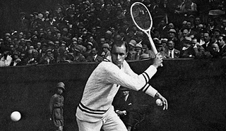 「同性愛者の男子テニス選手」の一例として挙がった米国のプロテニス選手“ビッグ・ビル”ことビル・チルデンの画像