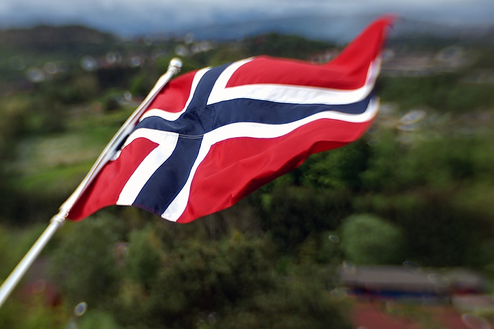 ノルウェーの国旗(2011年・ホルダラン)の画像
