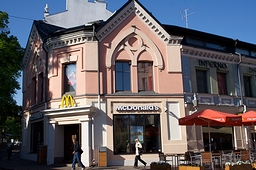 エストニア・タリン某所のマクドナルドの店舗(2010年)の画像