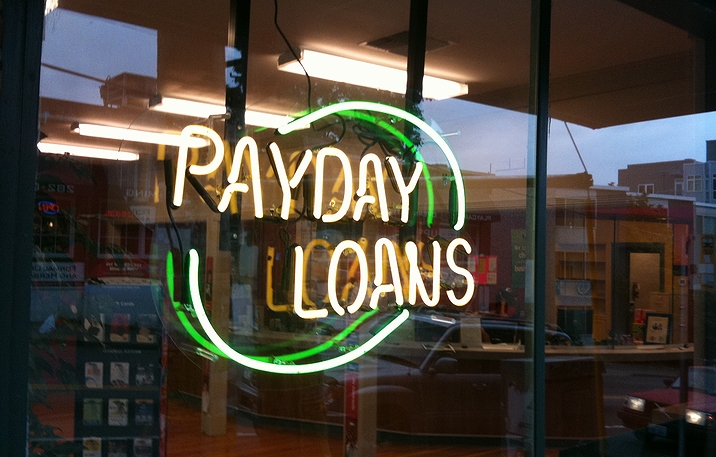 「ペイデイローン」貸金業者の店舗(2009年・米国ワシントン州シアトル「ブロードウェイ」)の画像