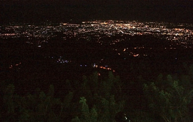 ファイル:Good Evening, Cebu City! 5032848862.jpg