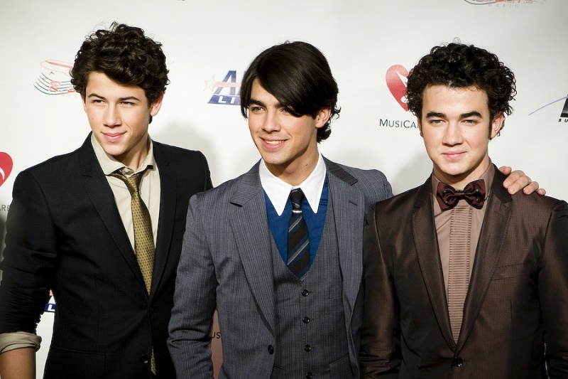 ファイル:Jonas Brothers 3262053226.jpg