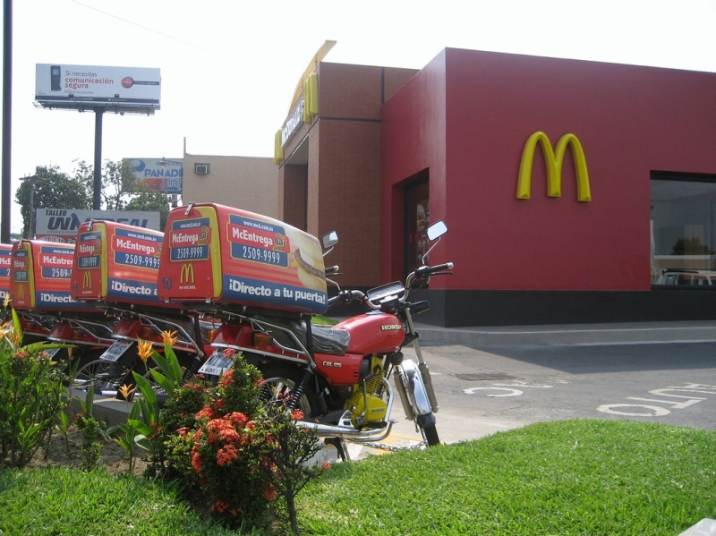 ファイル:McDonald's El Salvador 3482888113.jpg