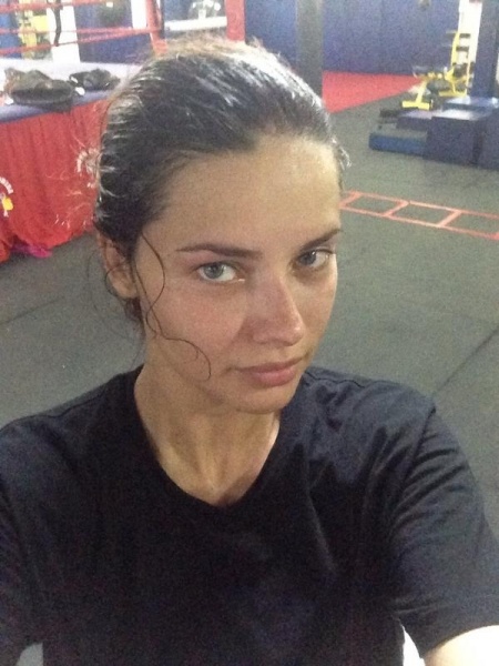 ファイル:アドリアナ・リマの「すっぴん」 adrianalima.jpg