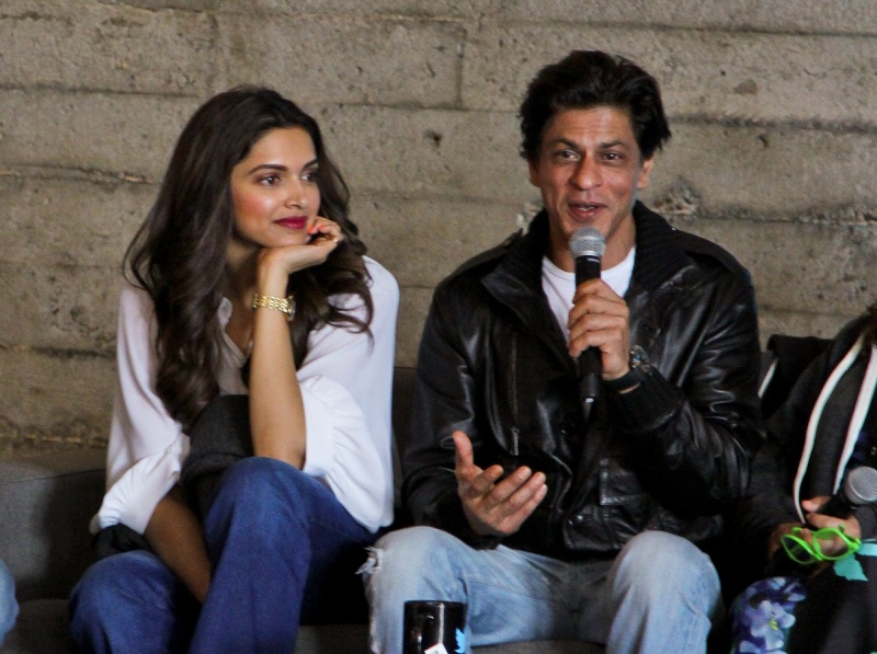 ファイル:Happy New Year 15397517605.jpg