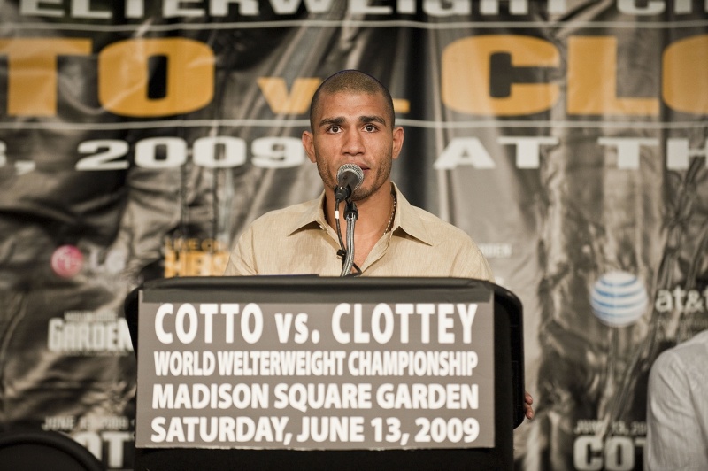 ファイル:Miguel Cotto 3613990941.jpg