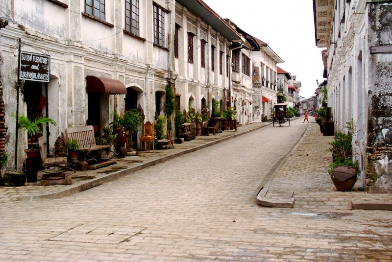 ファイル:The most photographed street in Vigan 127507886.jpg