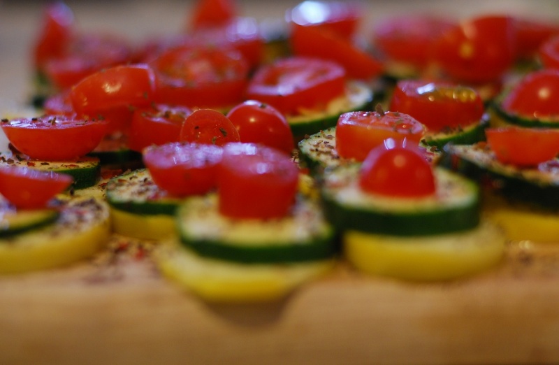 ファイル:Rainbow Vegetables Prepped for Pizza 3157363839.jpg