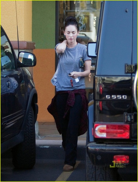 ファイル:ミーガン・フォックスの「すっぴん」 megan-fox-planet-beauty-supply-03.jpg