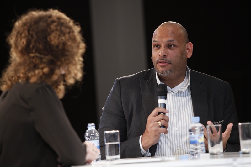 ファイル:J. Amaechi 5519835575.jpg