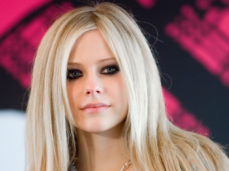 ファイル:アヴリル・ラヴィーン AVRIL-LAVIGNE-7.jpg